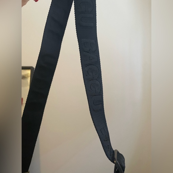 BAGGU Medium Nylon Crescent Bag - Seaweed 47' - Picture 2 of 3